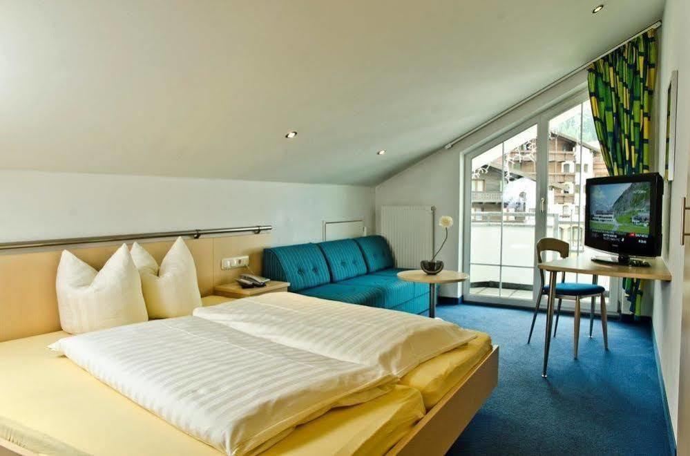 Petit Madlein Bed & Breakfast Ischgl Exterior photo